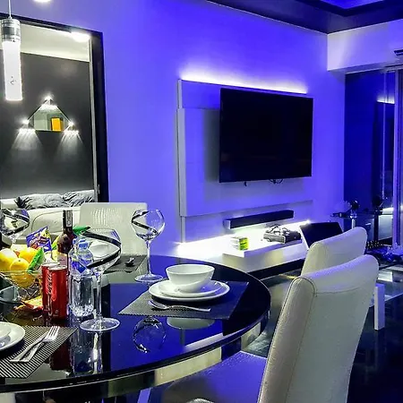 Modern Luxury Lower Penthouse Unit Manila Exterior photo
