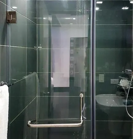 Modern Luxury Lower Penthouse Unit Manila Exterior photo